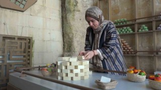 Sabun, zeytinyağı ve pekmez yapımının anlatıldığı müze büyük ilgi görüyor
