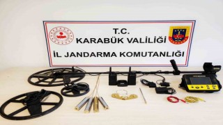 Safranboluda define arayan 5 kişi suçüstü yakalandı