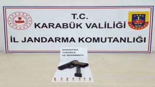 Şahsın üzerinde ruhsatsız silah ele geçirildi