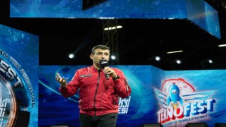 Selçuk Bayraktar: TEKNOFEST, en ücra köşedeki çocuğu alıp, onun zihin ve gönül dünyasında bir pencere açma duygusuyla düzenleniyor