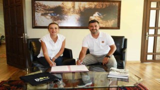 Selçuk Belediyesi, çocukları tenis ile tanıştıracak protokol imzaladı