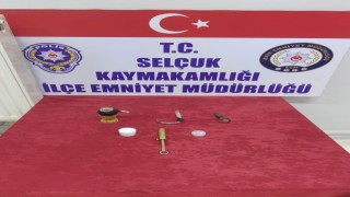 Selçukta zehir tacirlerine operasyon: 4 kişi yakalandı