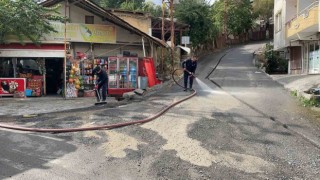 Selden sonra caddeler tazyikli suyla yıkandı