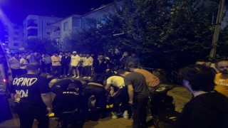 Seyir halindeki motosiklet devrildi: 2 yaralı