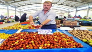 Simav Hünnapı pazarın gözde meyvesi
