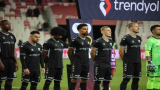 Sivasspor, şehit polis memuru Şeyda Yılmaz için maça siyah forma ile çıktı