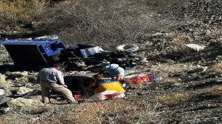 Sivasta çapa motoru şarampole yuvarlandı: 1 ölü 1 yaralı