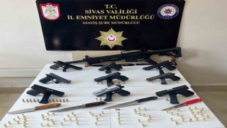 Sivasta çok sayıda silah ele geçirildi