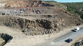 Siverekte yol çalışmasında 2 milyon yıllık dev bazalt sütunlar ortaya çıktı
