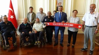 Sorgun Tekerlekli Sandalye Basketbol Takımına malzeme desteği