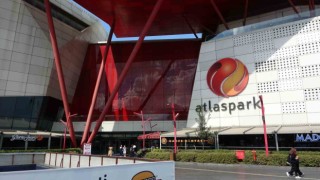 Sultanbeylide Atlaspark AVMde bir kişi 3üncü kattan zemine düştü