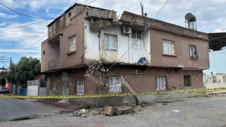 “Süper Hücre” evin damını ve balkonunu çökertti