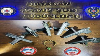 Şüpheli şahısların üzerinden 6 adet tabanca ele geçirildi
