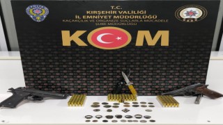 Tarihi eserleri yurt dışına çıkaramadan yakalandı