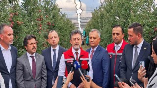 Tarım ve Orman Bakanı Yumaklı, Karamanda elma hasadı yaptı