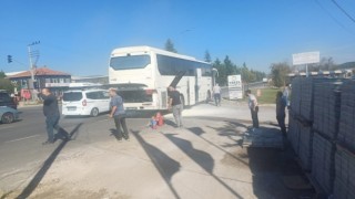 Tavşanlıda işçi servisinde çıkan yangın korkuttu