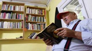 Teknoloji çağında kitap aşığı 71 yaşındaki İlhan Şahinin hikayesi