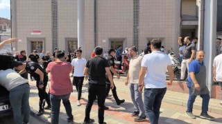 Telefon tamiri tartışması baltalı kavgaya döndü: 1 yaralı