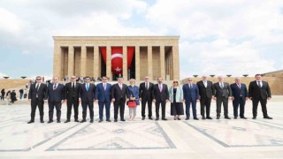 TFF Başkanı Hacıosmanoğlu ve Yönetim Kurulu Üyeleri, Anıtkabiri ziyaret etti