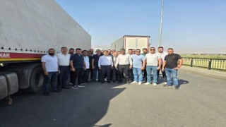 Tır şoförleri Iğdır Dilucu Gümrük Kapısının giriş ve çıkışlarını kapattı