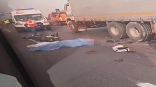 Tıra çarpan motosikletin sürücüsü hayatını kaybetti