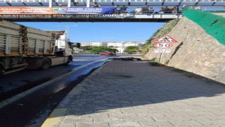 Tırın çarptığı motosiklet sürücüsü hayatını kaybetti, ağabeyi yaralı