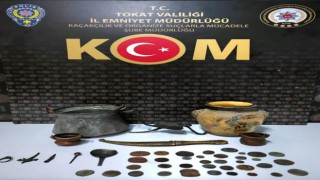Tokat polisinden operasyon: 47 adet tarihi eser ele geçirildi