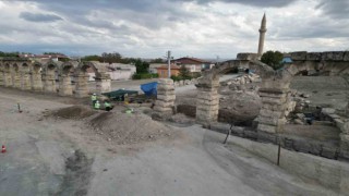 Toprak altında kalan 2 bin yıllık su kemerleri gün yüzüne çıkartılıyor