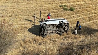 TPAO servis aracı ile taksi çarpıştı: 3ü ağır 6 yaralı