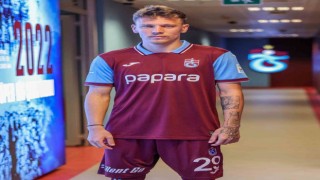 Trabzonspor, yeni transferleri Siman Banza ve Serdar Saatçıya stadyumda forma giydirdi