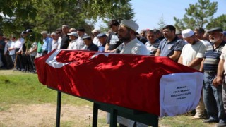 Trafik kazasında hayatını kaybeden polis memuru son yolculuğuna uğurlandı