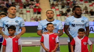Trendyol Süper Lig: Antalyaspor: 0 - Adana Demirspor: 0 (İlk yarı)