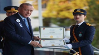 TSK tarihinde ilk: Bu yıl Kara, Hava ve Deniz Harp Okullarının birincileri kadın teğmenler oldu