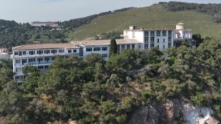 Türkiyenin ilk pandemi hastanesi harabeye döndü