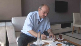 Ülkücü Hareketin önemli isimlerinden Şenocak, 1980 İhtilali öncesi ve sonrasında yaşadıklarını kitaplaştırdı