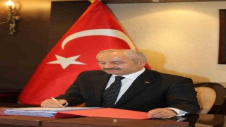 Üniversiteyi kazanan gençlere 5 bin TLlik destek