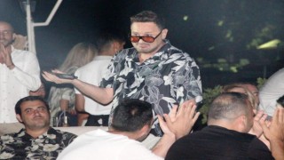 Ünlü şarkıcı Metin Arolat hayatını kaybetti
