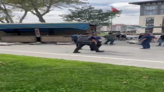 Üreticinin kamyonuyla kendi malını satmasi engellenince eylem yaptı