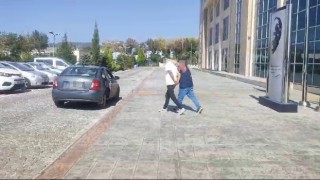 Uşakta 1 uyuşturucu satıcısı tutuklandı