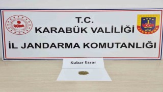 Uyuşturucu poşeti üzerindeki parmak izi zanlıyı yakalattı