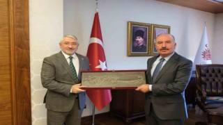 Vali Çalgana ilk ziyaret Başkan Aşgından