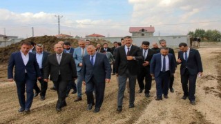 Vali Çelik ve Cumhurbaşkanı Başdanışmanı Kışla Yüksekovaya incelemelerde bulundu