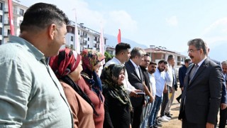 Vali Yılmaz, Düziçi'de Deprem Konutlarını İnceledi
