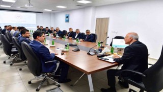 Vali Zorluoğlu, sağlık çalışanlarıyla bir araya geldi
