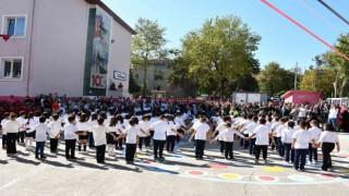 Vezirköprüde İlköğretim Haftası kutlaması