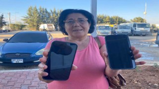 Yanlışlıkla çöpe atılan 2 cep telefonu, çöp toplama merkezinde didik didik aranarak bulundu