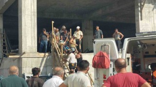 Yaralı işçiyi ambulansa yetiştirmek için yoğun çaba sarf ettiler