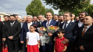 Yeniden Refah Partisi Genel Başkanı Erbakan: Milli Görüş belediyeciliği demek önce ahlak ve maneviyat demektir