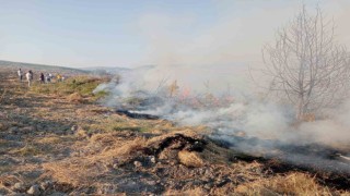 Yenişehirde ormanlık alanda çıkan yangına havadan ve karadan müdahale edildi