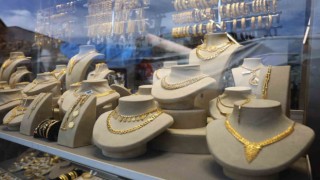 Yılların sarrafından yeni evlenen çiftlere altın değerinde öneri